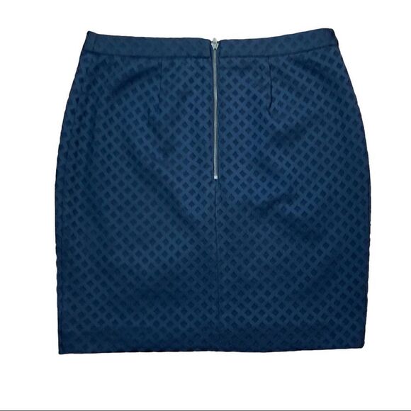 Banana Republic Navy Laser-Cut Pencil Skirt, Size 10 - Picture 2 of 8